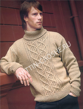 Вязаный спицами мужской свитер с аранским узором