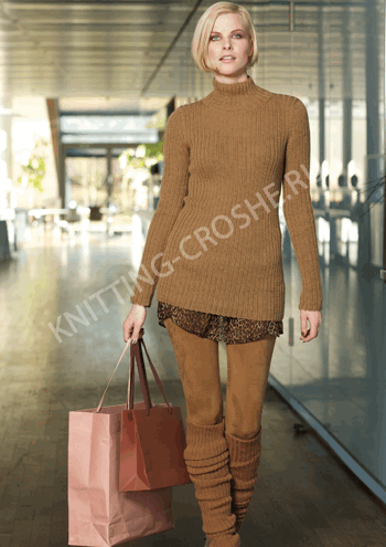 Вязаный спицами женский свитер коричневого цвета